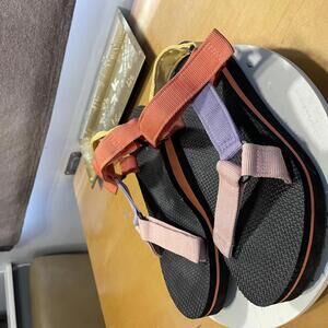 TIME AND TRU NATURE SANDALS